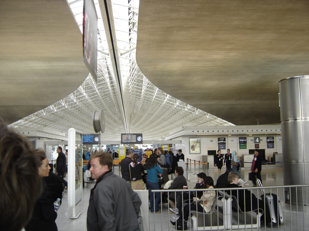 L’un des terminal de CDG La tête dans les nuages